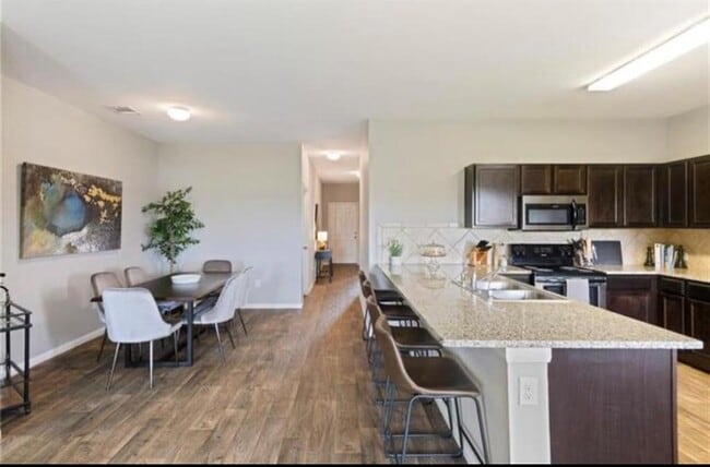 Building Photo - 15117 Diamondleaf Cove