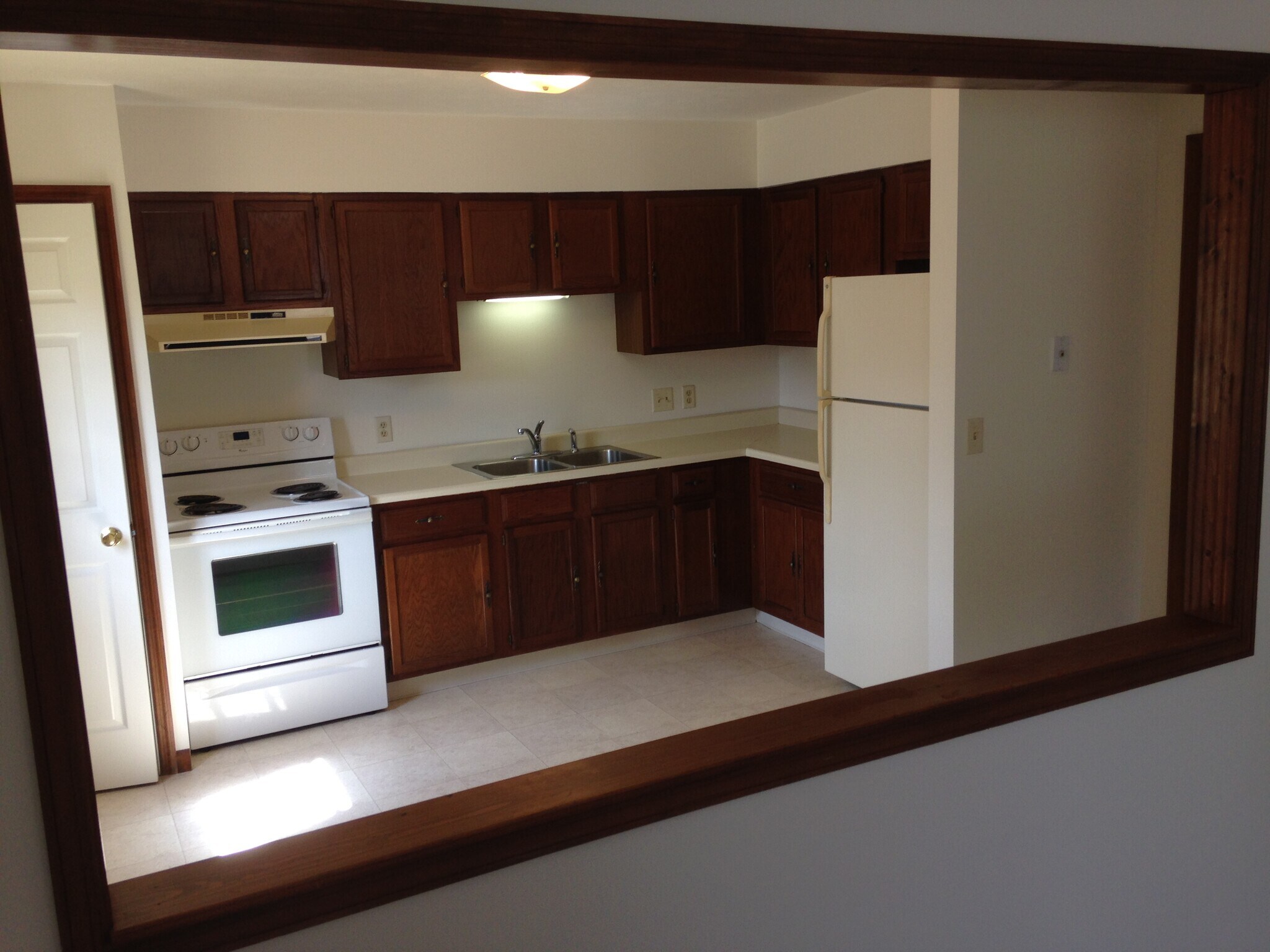 Building Photo - 1884 Shawnee Dr