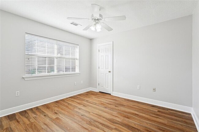 Building Photo - 158 Woodruff Dr