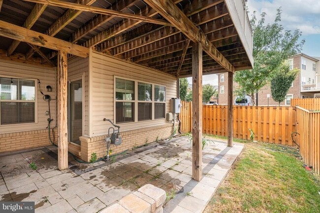 Building Photo - 42541 Dreamweaver Dr
