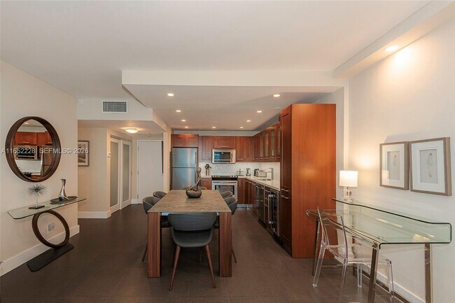 Building Photo - 2301 Collins Ave