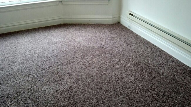 Building Photo - 108 N 28th Ave W