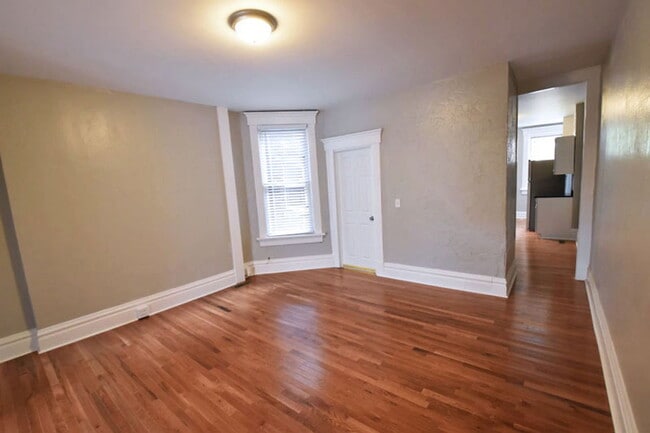 Building Photo - 2355 N High St