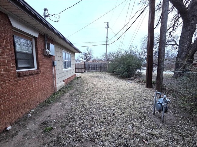 Building Photo - 4701 N Independence Ave