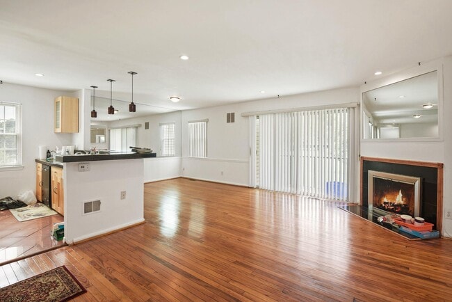 Building Photo - 10400 Parthenon Ct