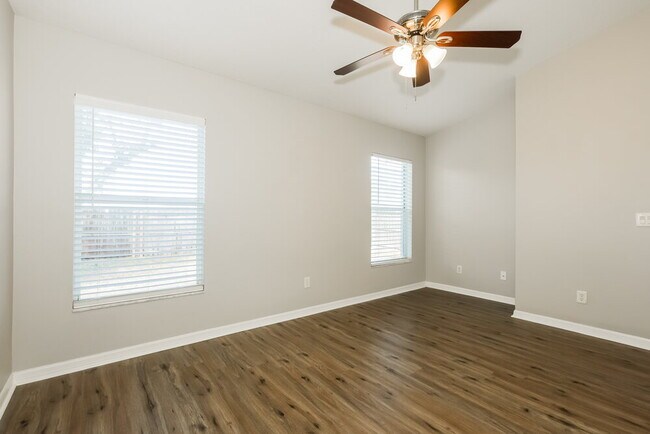 Building Photo - 18036 Birdwater Dr