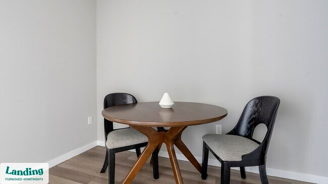 Building Photo - 6850 Foxtail Palm Wy