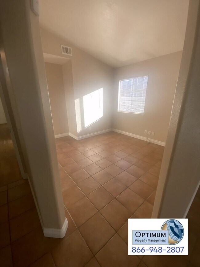 Building Photo - Charming 3-Bedroom, 2-Bathroom Home with E...