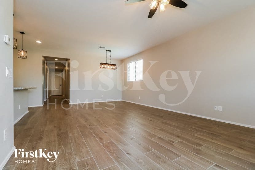 Building Photo - 17565 W Villa Chula Ln