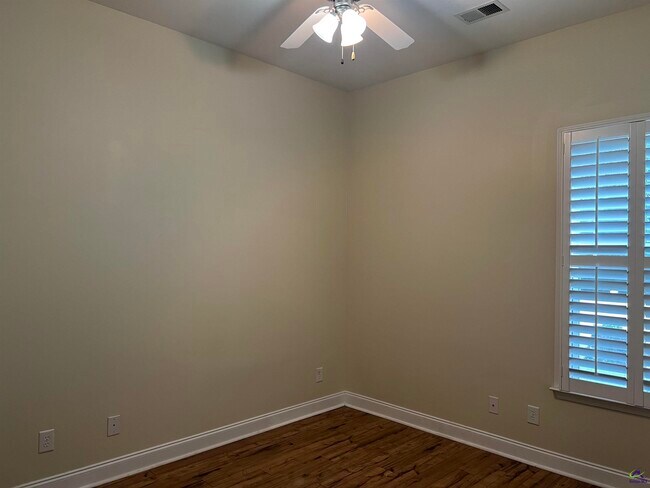 Building Photo - 644 Ivy Brook Way