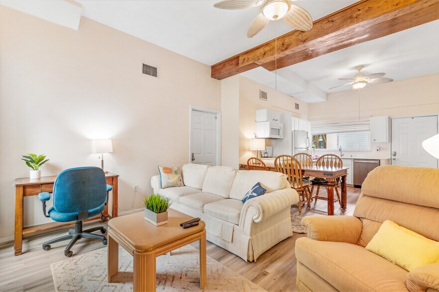 Building Photo - 1440 Everest Rd