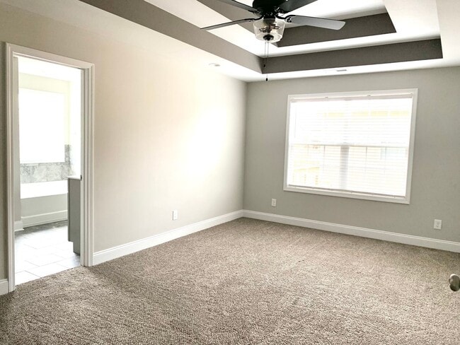 Building Photo - 712 Banister Dr