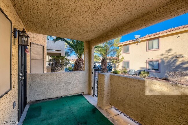 Building Photo - 1109 N Buffalo Dr