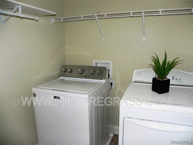 Building Photo - 87 Freedom Heights