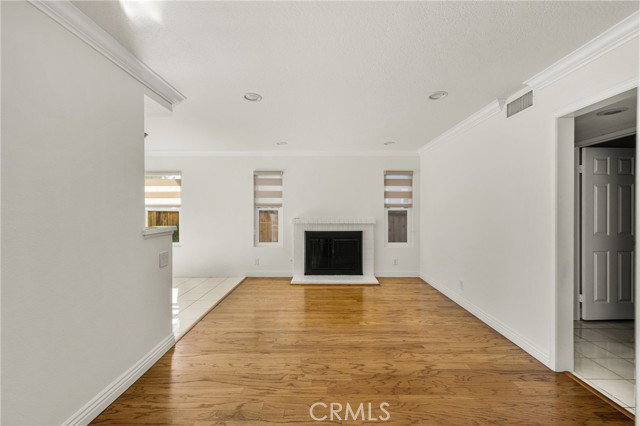 Building Photo - 8216 E Flowerwood Ave