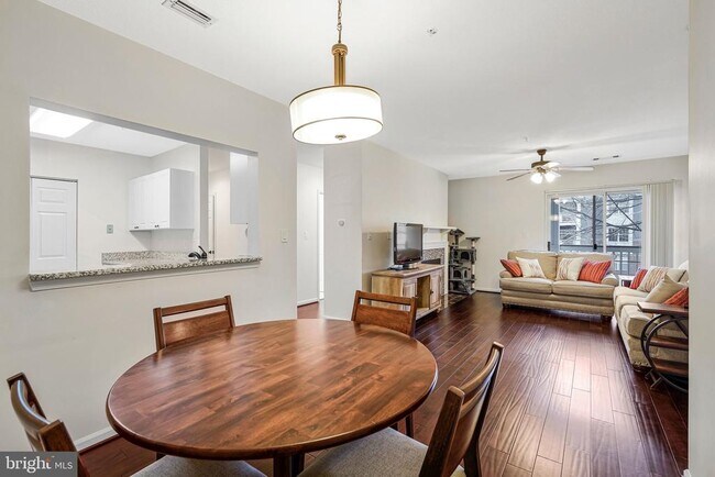 Building Photo - 20320 Beechwood Terrace