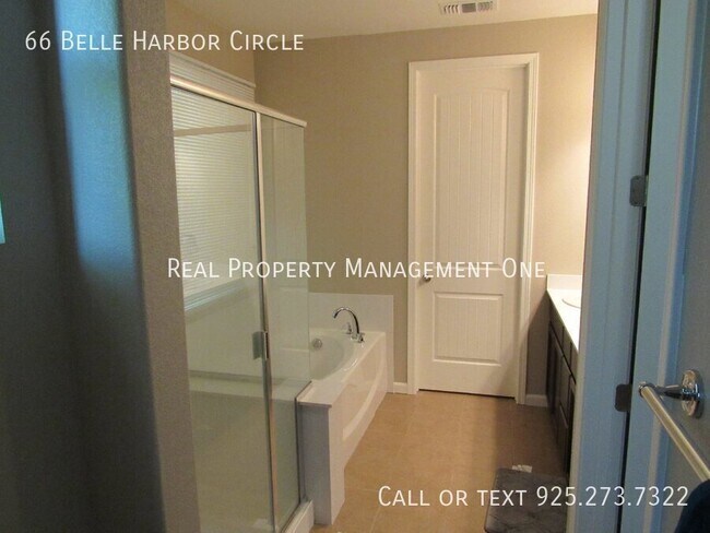 Building Photo - 66 Belle Harbor Cir