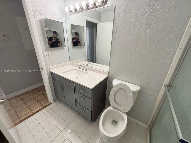 Building Photo - 4805 Pier Dr