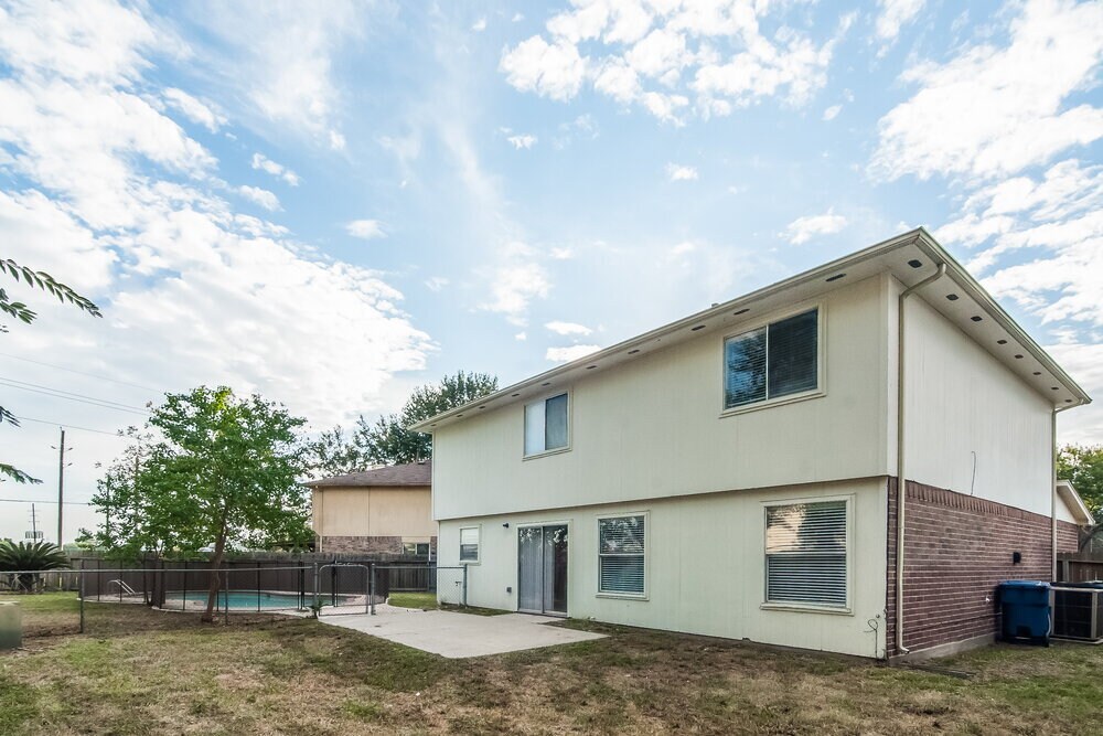 Building Photo - 2098 Clemson Dr