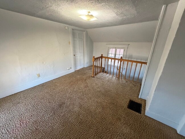 Building Photo - 608 Seminary-W