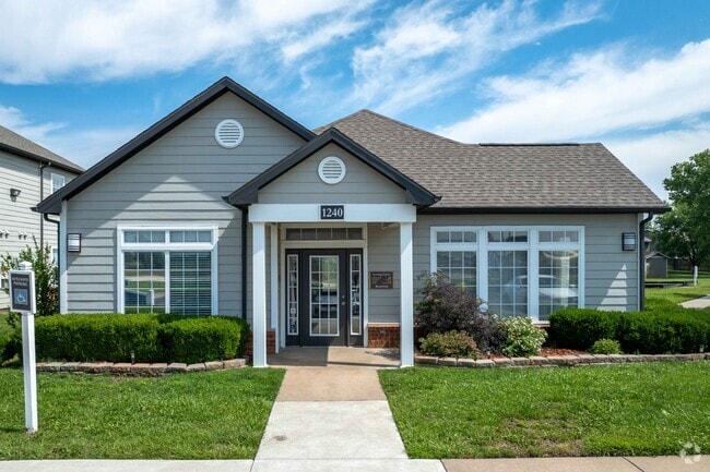 Primary Photo - Brookfield