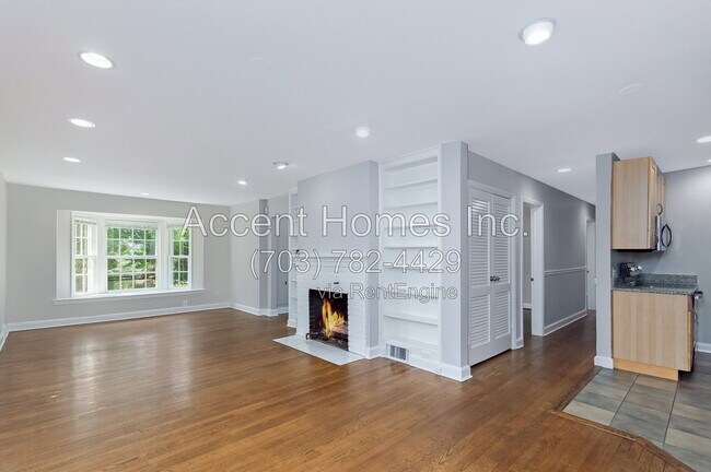 Building Photo - 813 31st St S