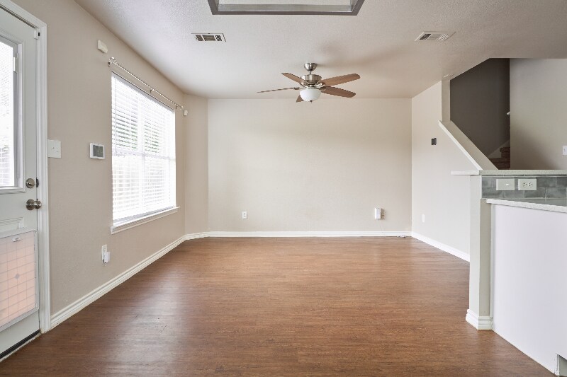 Building Photo - 1582 Parkfield Cir
