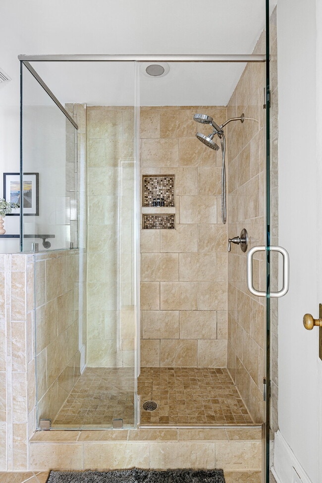 Building Photo - The Laurens Cottage | University Hill