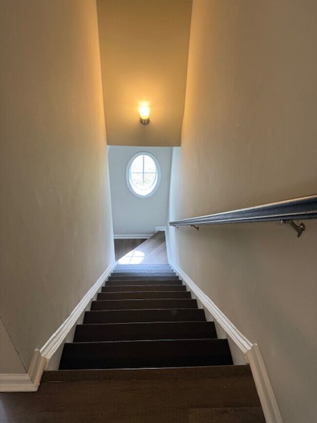 Building Photo - Available Now! MUST SEE!