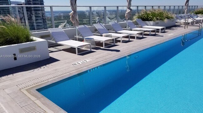 Building Photo - 1010 Brickell Ave