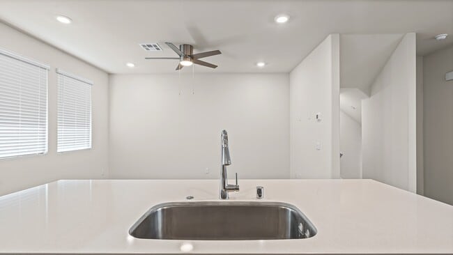 Building Photo - 40509 Melrose Dr