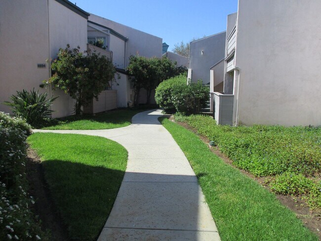 Building Photo - Linda Vista 2nd floor Studio w/Balcony