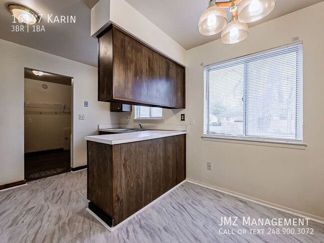 Building Photo - 16147 Karin-