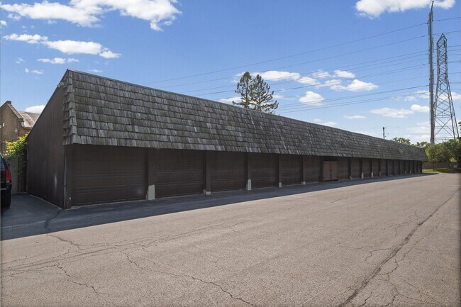 Building Photo - 1715 Northfield Square