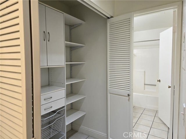 Building Photo - 13221 Royalcrest Ct