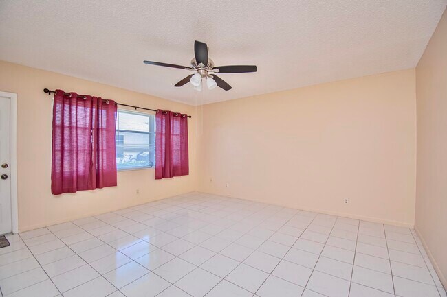 Building Photo - 14579 Canalview Dr