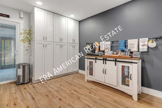 Building Photo - 2037 Lewis Turner Blvd