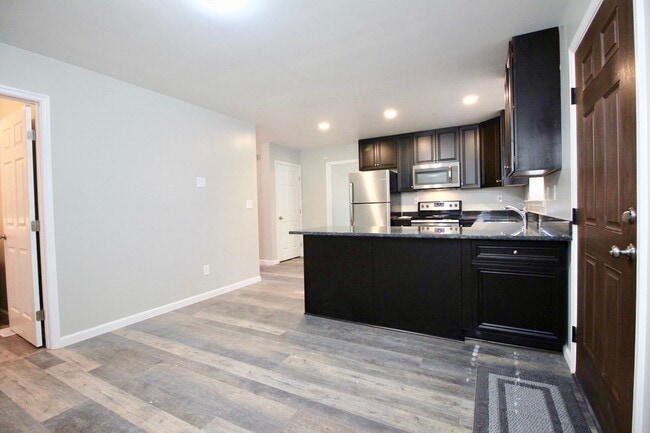 Building Photo - 1308 37th St