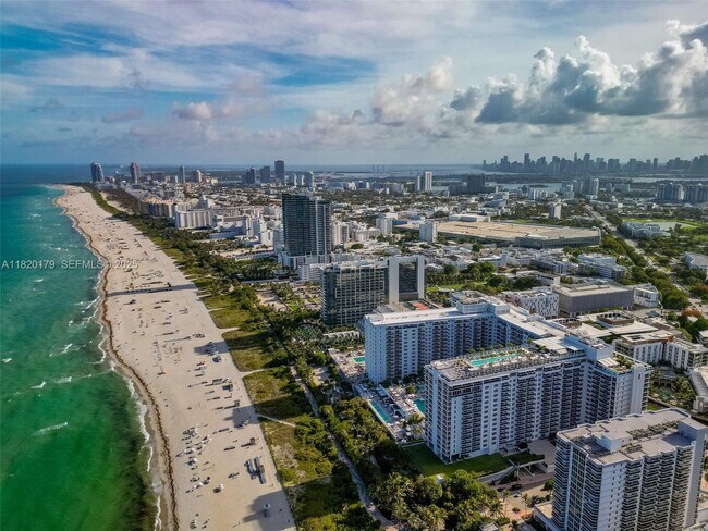 Building Photo - 102 24th St