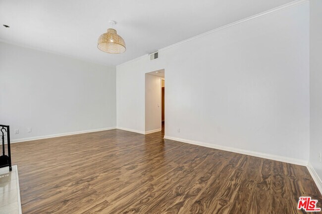 Building Photo - 4415 Saugus Ave