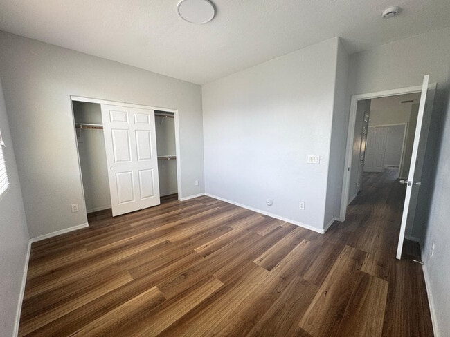 Building Photo - 4610 W Dunbar Dr