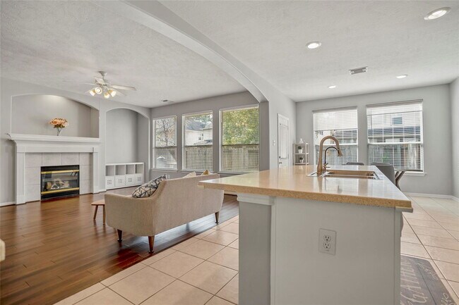 Building Photo - 23 E Burberry Cir