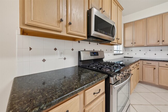 Building Photo - 19715 Azalea Brook Way