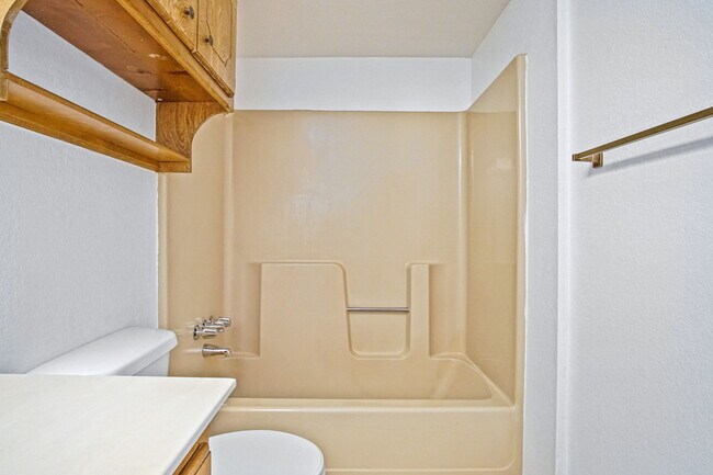 Building Photo - 8910 Oak Valley Dr