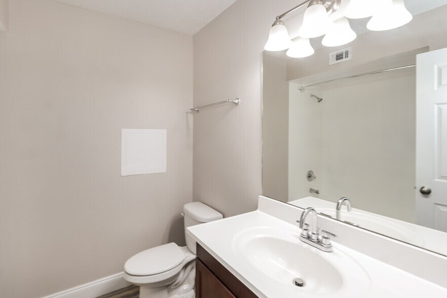 Building Photo - 4914 Reagan Ave