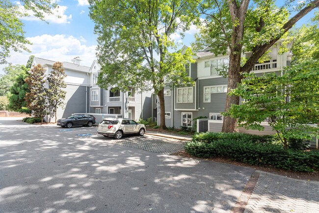 Primary Photo - 700 Bishops Park Dr