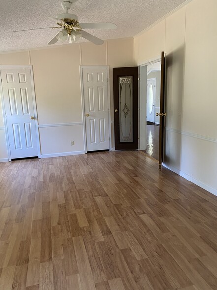 Master bedroom - 764 Dripping Springs Rd