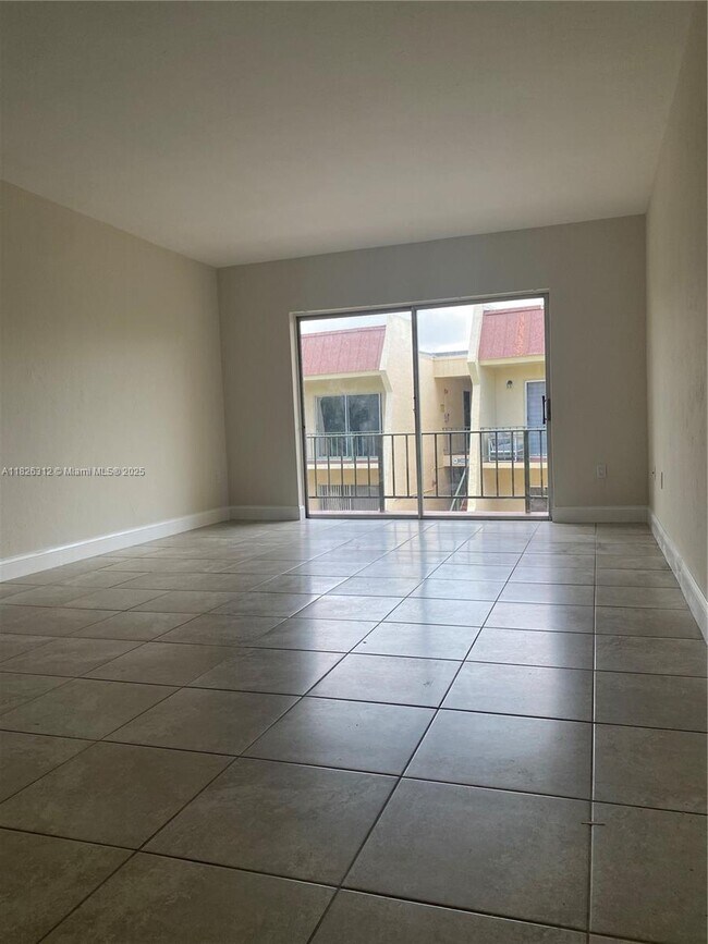 Building Photo - 13868 SW 90th Ave