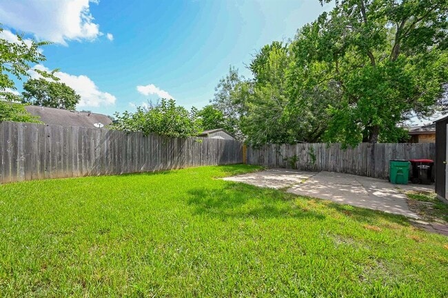 Building Photo - 19226 Plantain Dr