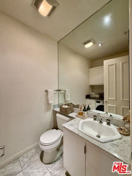 Building Photo - 410 N Oakhurst Dr